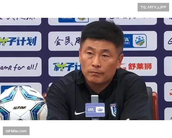 大连英博两战狂丢九球 李国旭激进变革致防守体系崩塌